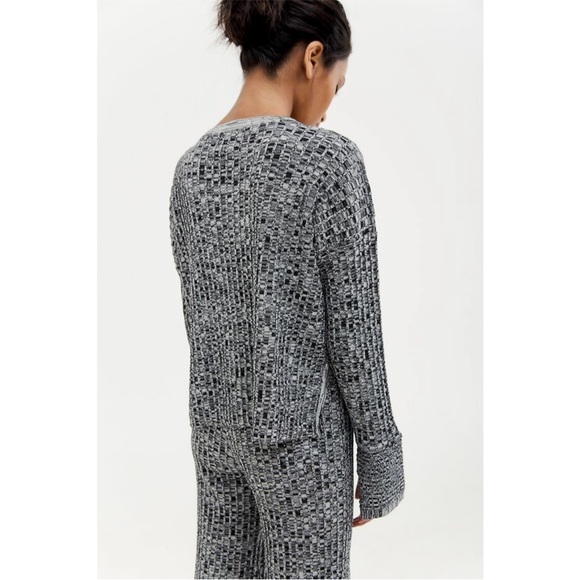 DUMA OFFICIAL Arlet Top in Black - Picture 2 of 4